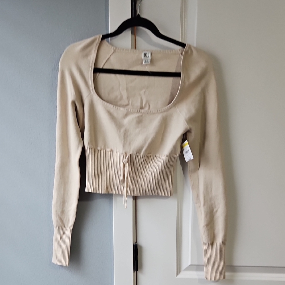 BDG Cream Longsleeve Crop Top